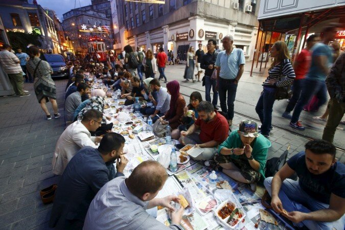 رمضان در آذربایجان؛ از تعطیلی رستورانها تا ارجگزاری روز جهانی قدس