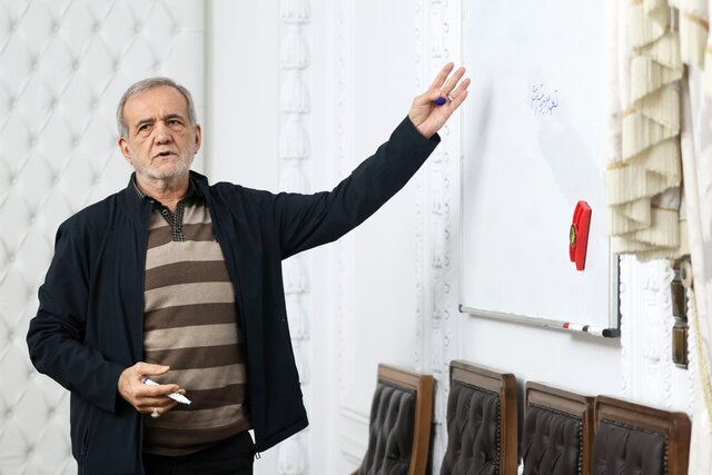پیوستن ۲ عضو جدید به دولت/ آمریکاییها و مواضع متفاوت درباره مذاکرات/ دفاع وزیر از رسانههای منتقد داخلی